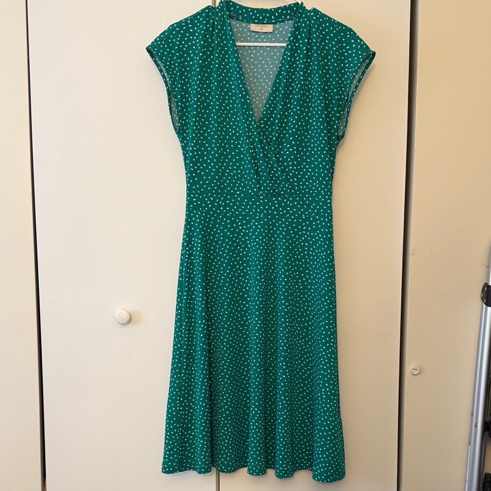 Free/quent green and white polka dot dress. Size S